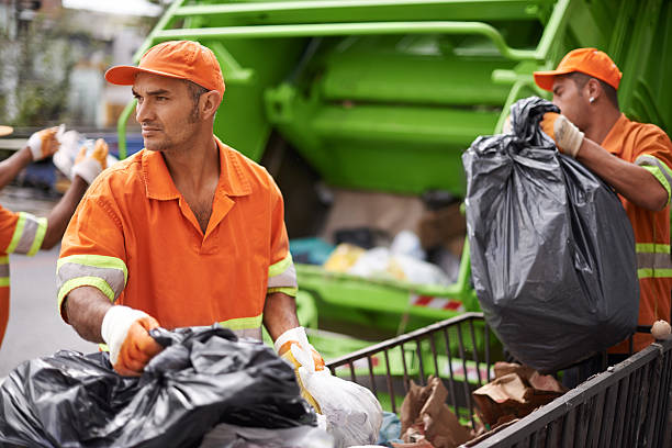 Best Demolition Debris Removal  in Senatobia, MS